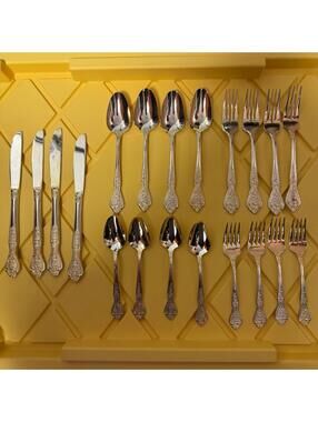 20 Piece Rogers Stainless Korea Gold Flatware Set